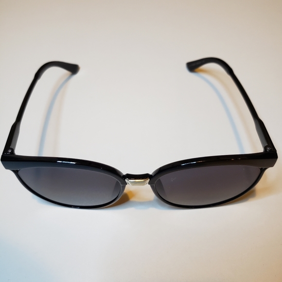 Sunglasses - Picture 4 of 4